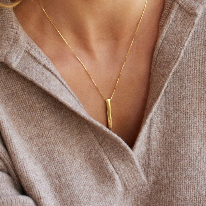 Engravable Vertical Name Bar Necklace